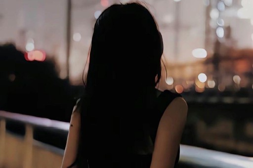 罗晋唐嫣罕见同框一起带女儿看电影破离婚传闻还是挺幸福的